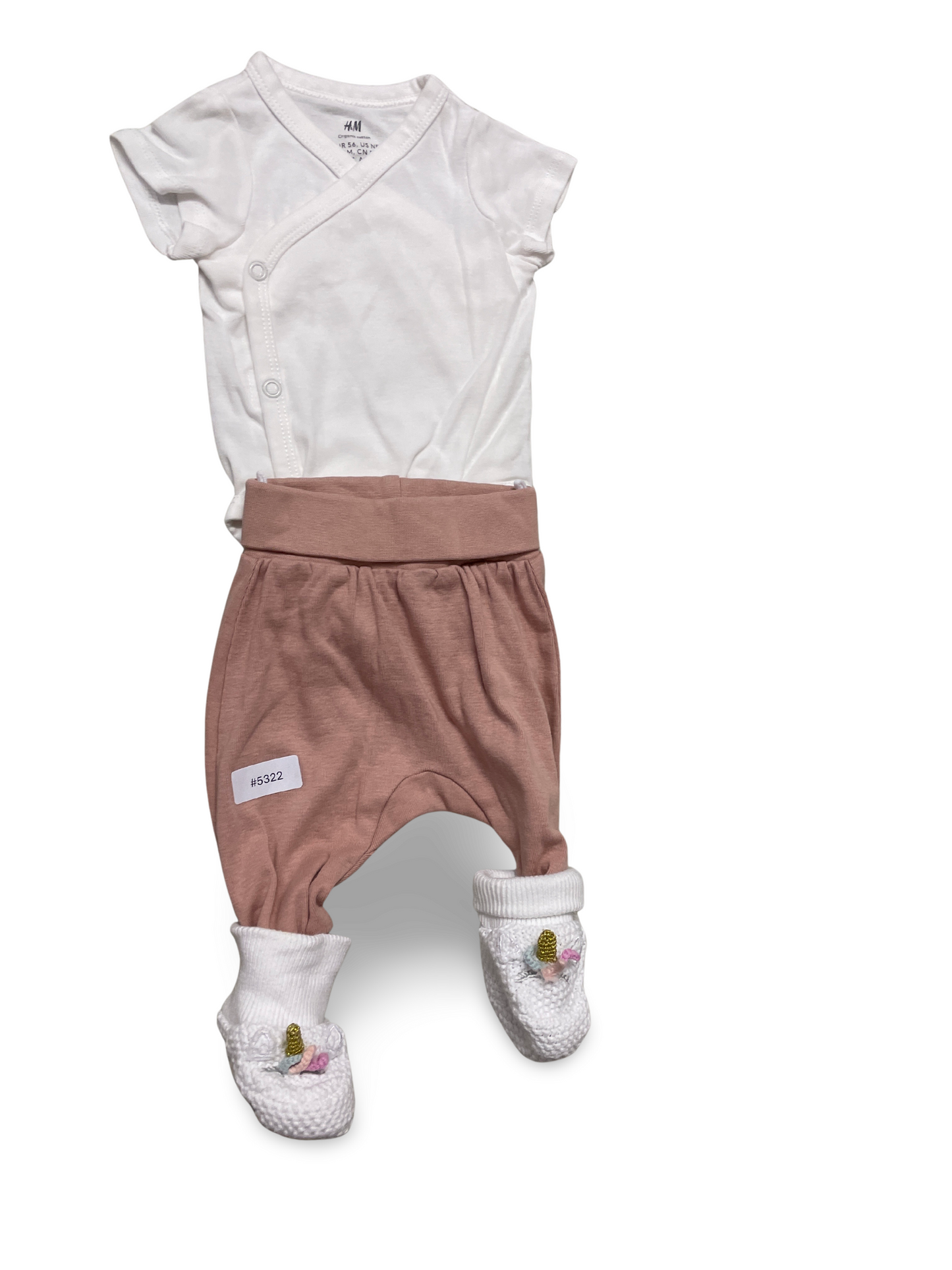 Wickelbody mit rosa Babyhose und Babysocken - Gr. 50