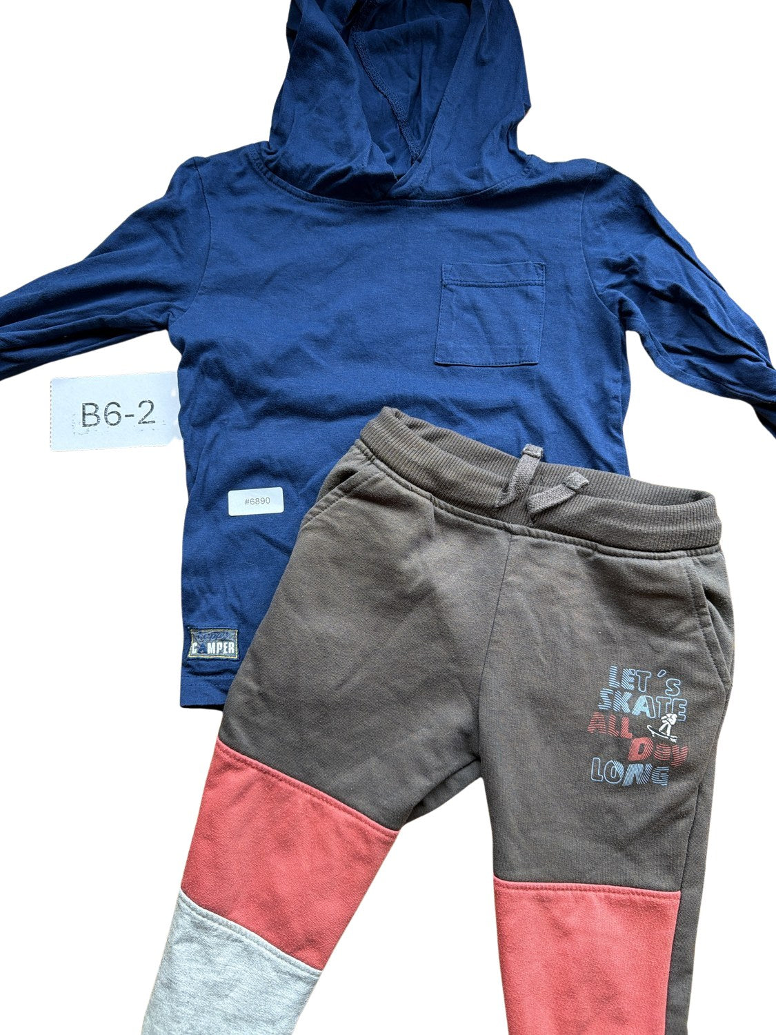 Shirt and sweatpants - Size 98