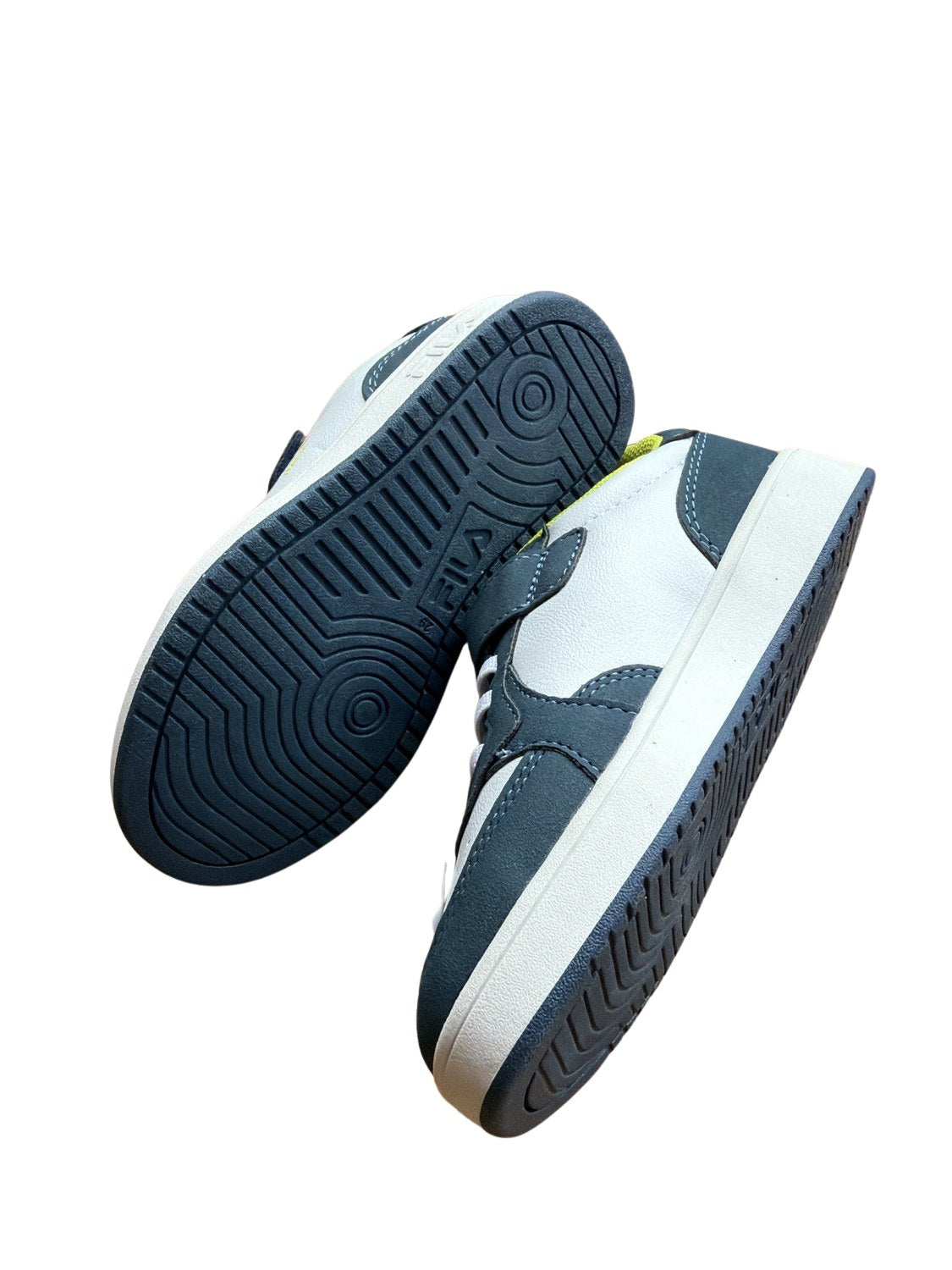 Sportliche Turnschuhe - Gr. 29