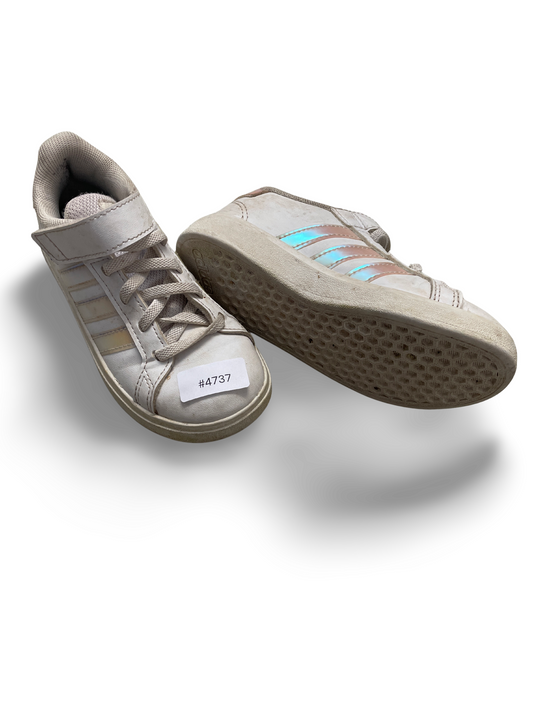 Sneaker weiss mit irisierenden Streifen - Gr. 28