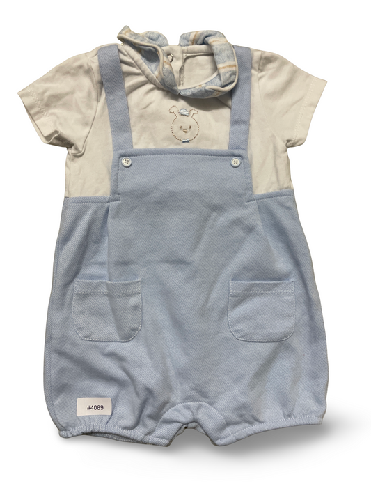 Hellblauer Latzstrampler mit Hasenstickerei - Gr. 74