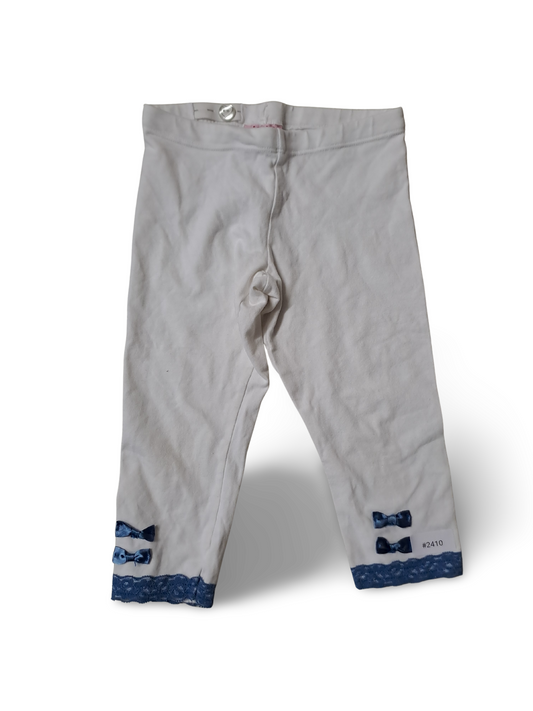 Weisse Leggings mit blauer Spitze und Schleifen - Gr. 104