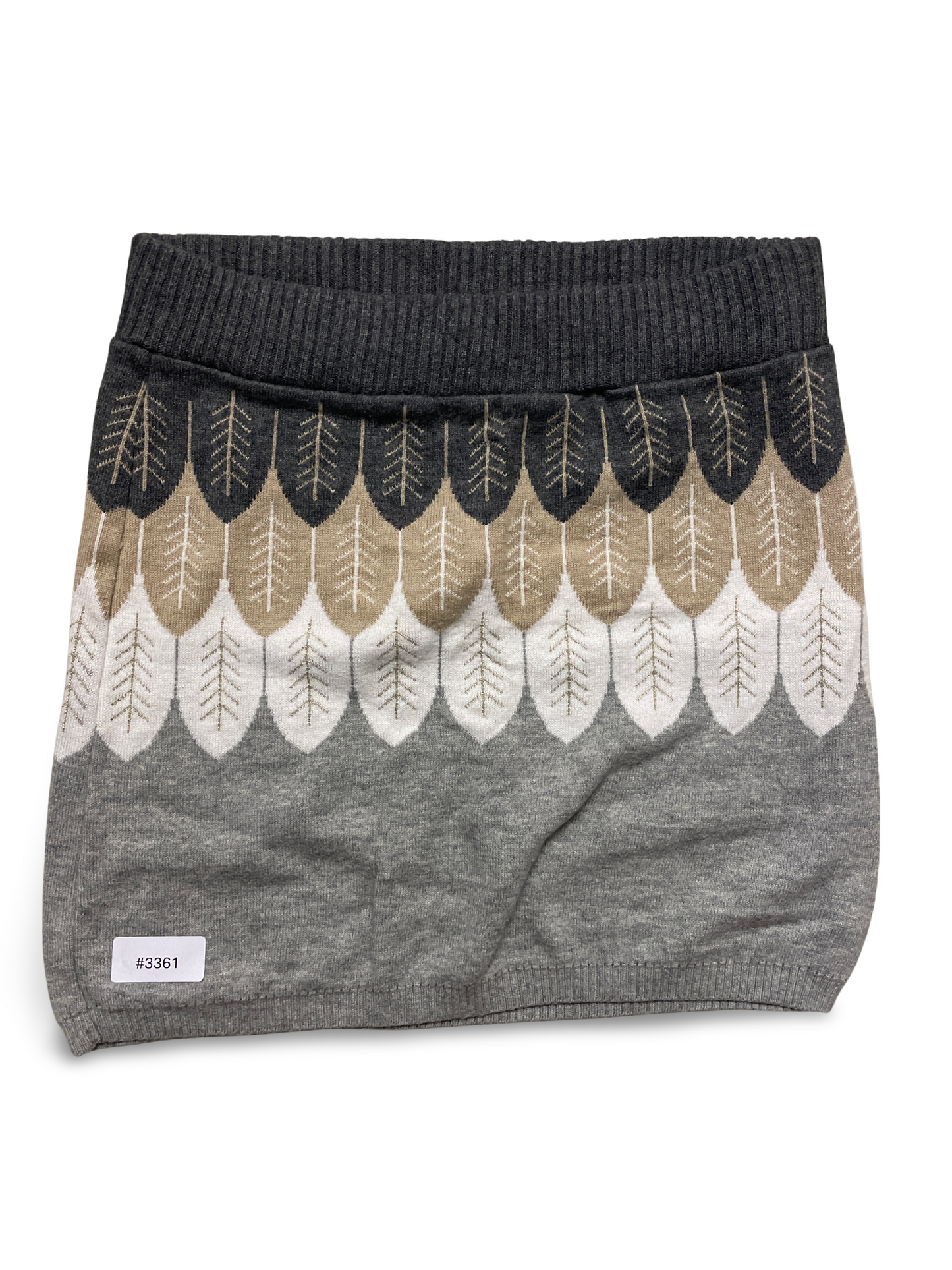 Knitted skirt with leaf pattern - size. 122