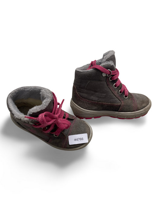 Kinder Winterstiefel mit Fellfutter und pinken Schnürsenkeln - Gr. 23