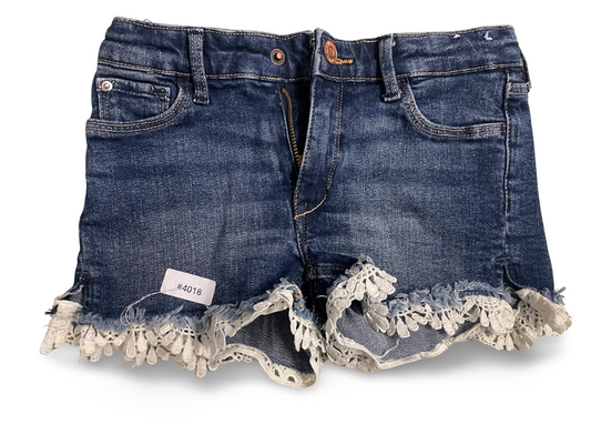 Jeansshorts mit weissem Spitzenbesatz - Gr. 110