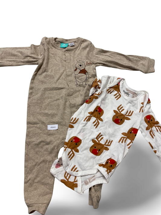 Strampler und Body mit Pooh- und Rentiermotiven - Gr. 74
