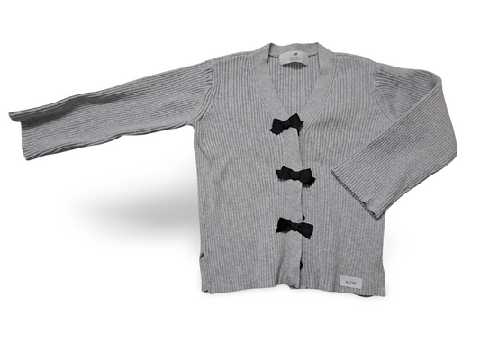 Grau gerippte Strickjacke mit Schleifen - Gr. 116