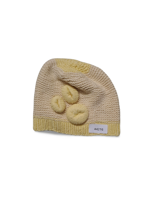 Gestrickte Babymuetze beige-gelb mit Bommeln - Gr. 74