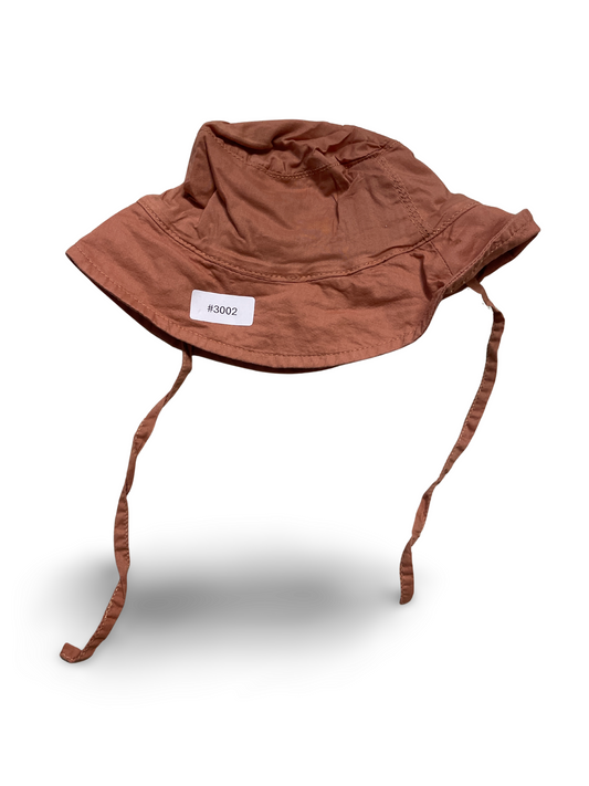 Sonnenhut mit Bindeband terrakotta - Gr. 74