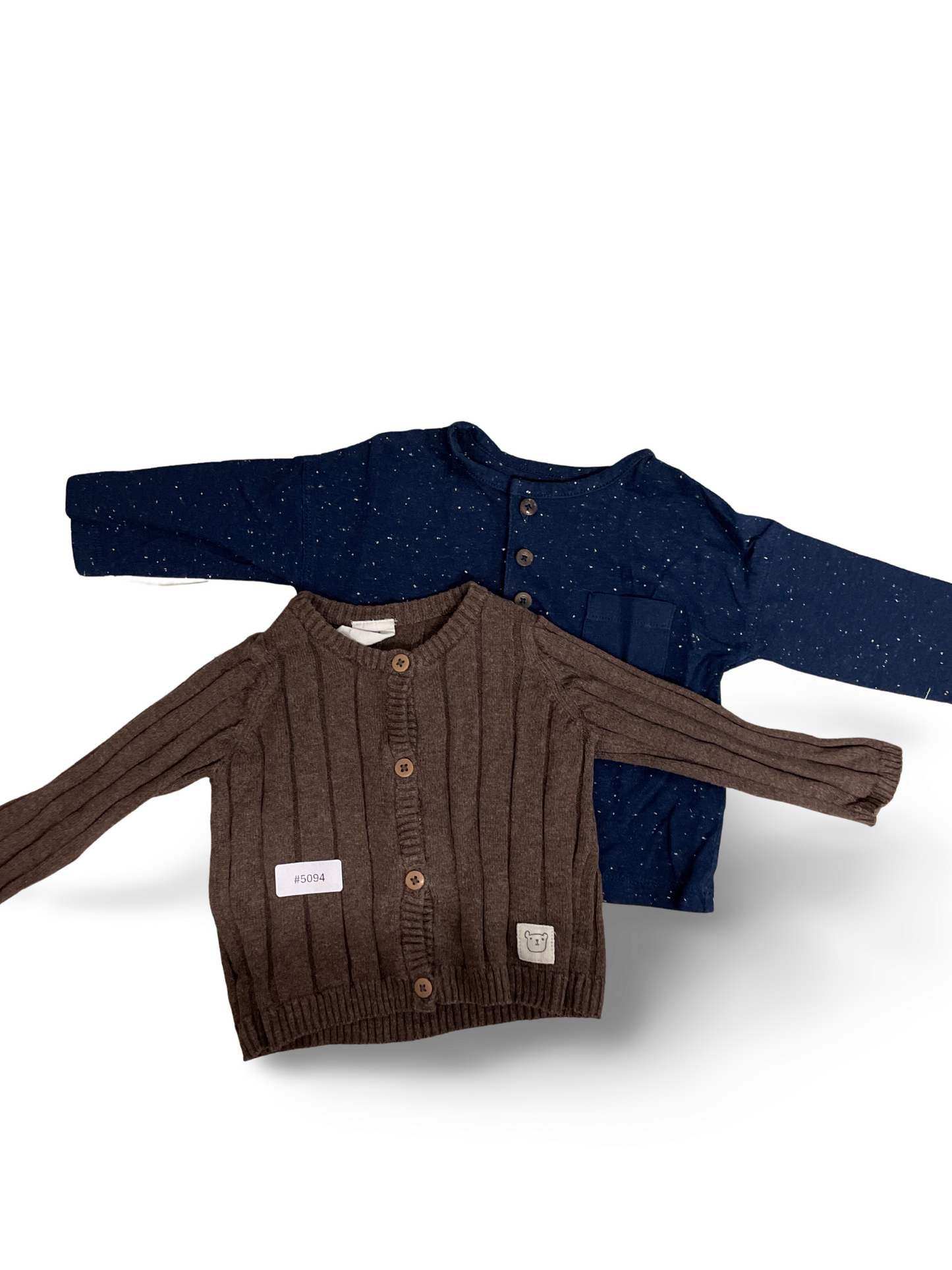 Blauer Strampler mit braunem Strickcardigan - Gr. 62