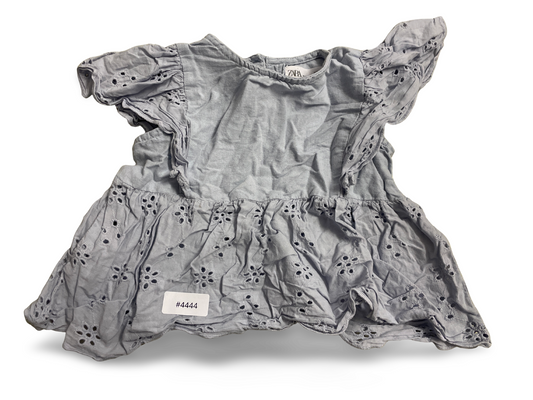 Hellblaues Babykleid mit Lochstickerei - Gr. 74