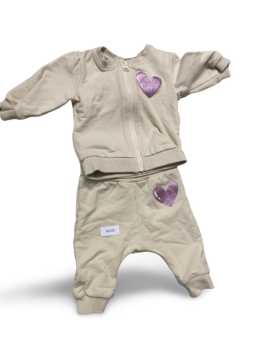 Sweatjacke und Jogginghose mit Glitzerherz - Gr. 50