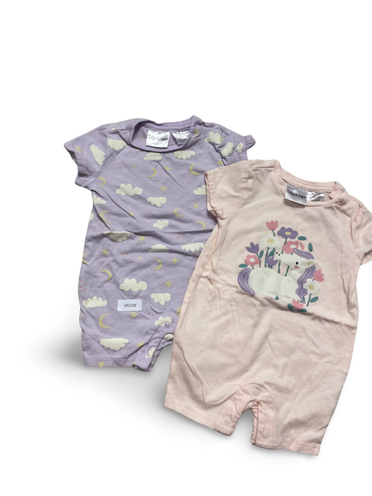 2er Bundle Strampler Pastell lila mit Wolken & rosa mit Einhorn - Gr. 62