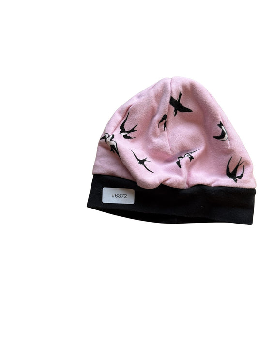 Bonnet à motif hirondelles - T. 86