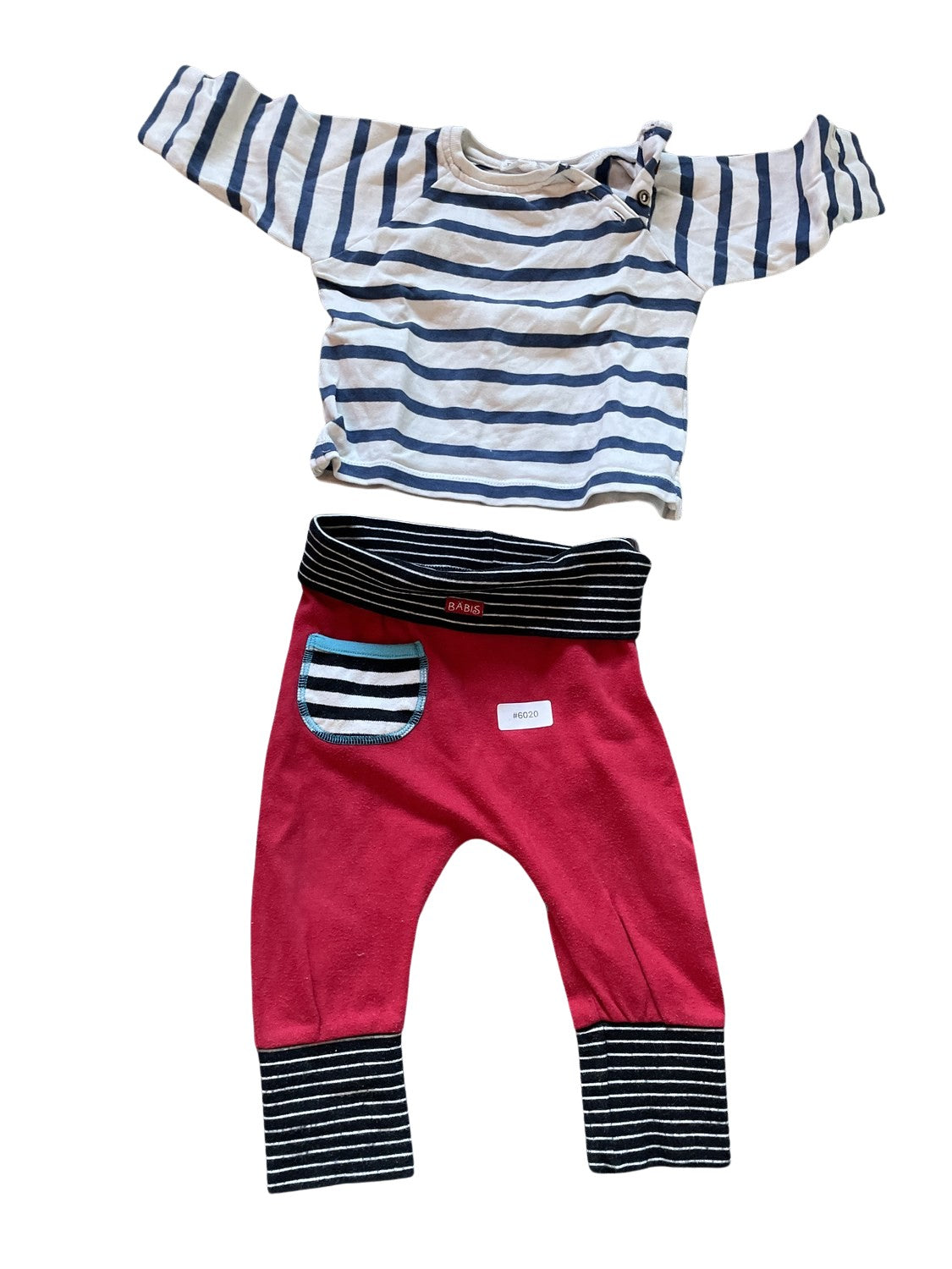 Gestreiftes Shirt und rote Jogginghose - Gr. 68