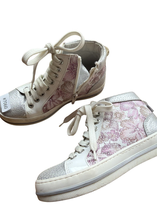 Turnschuhe mit Blumenmuster - Gr. 32